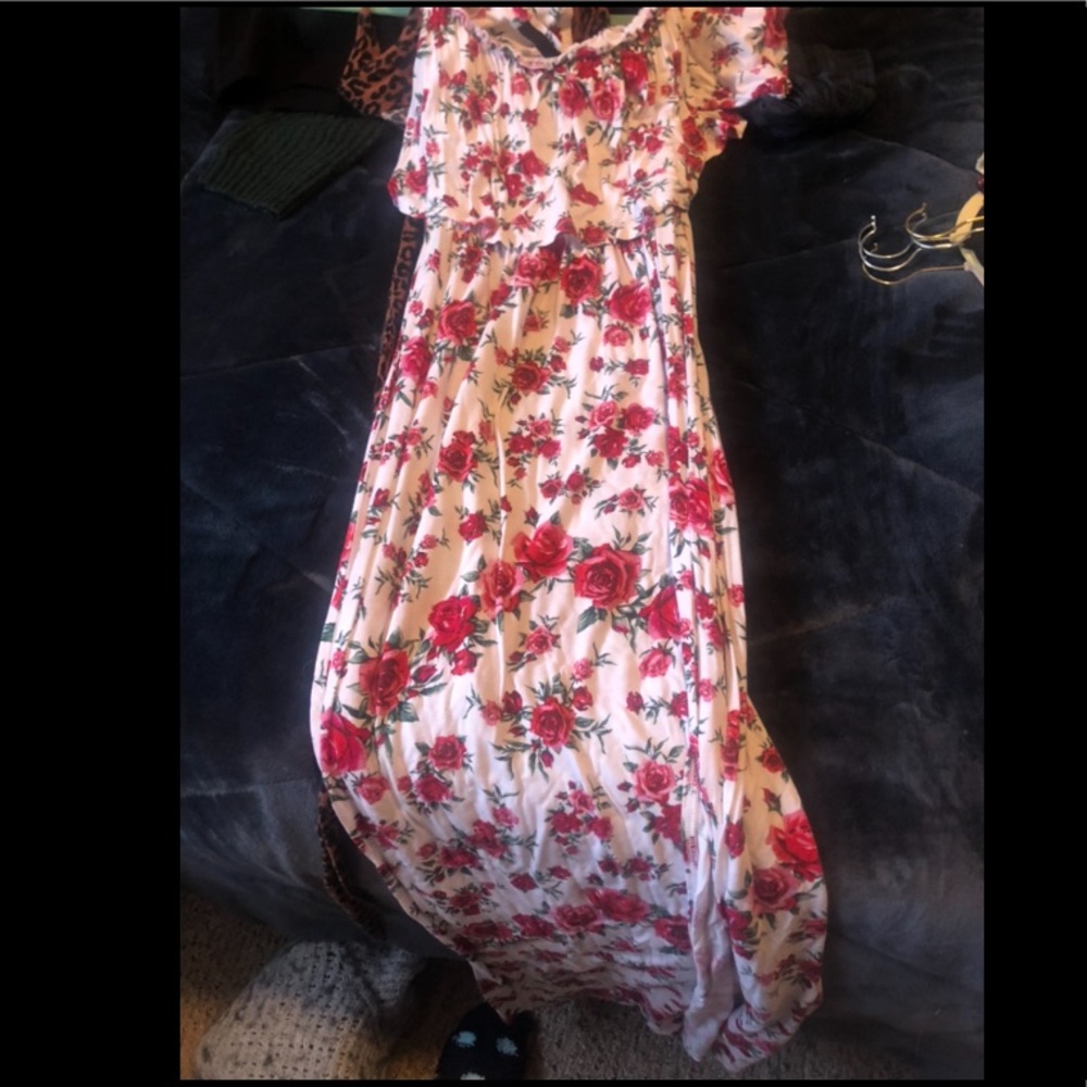 Off shoulder floral maxi